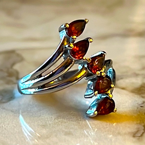 Red Garnet Ring - Picture 2 of 3